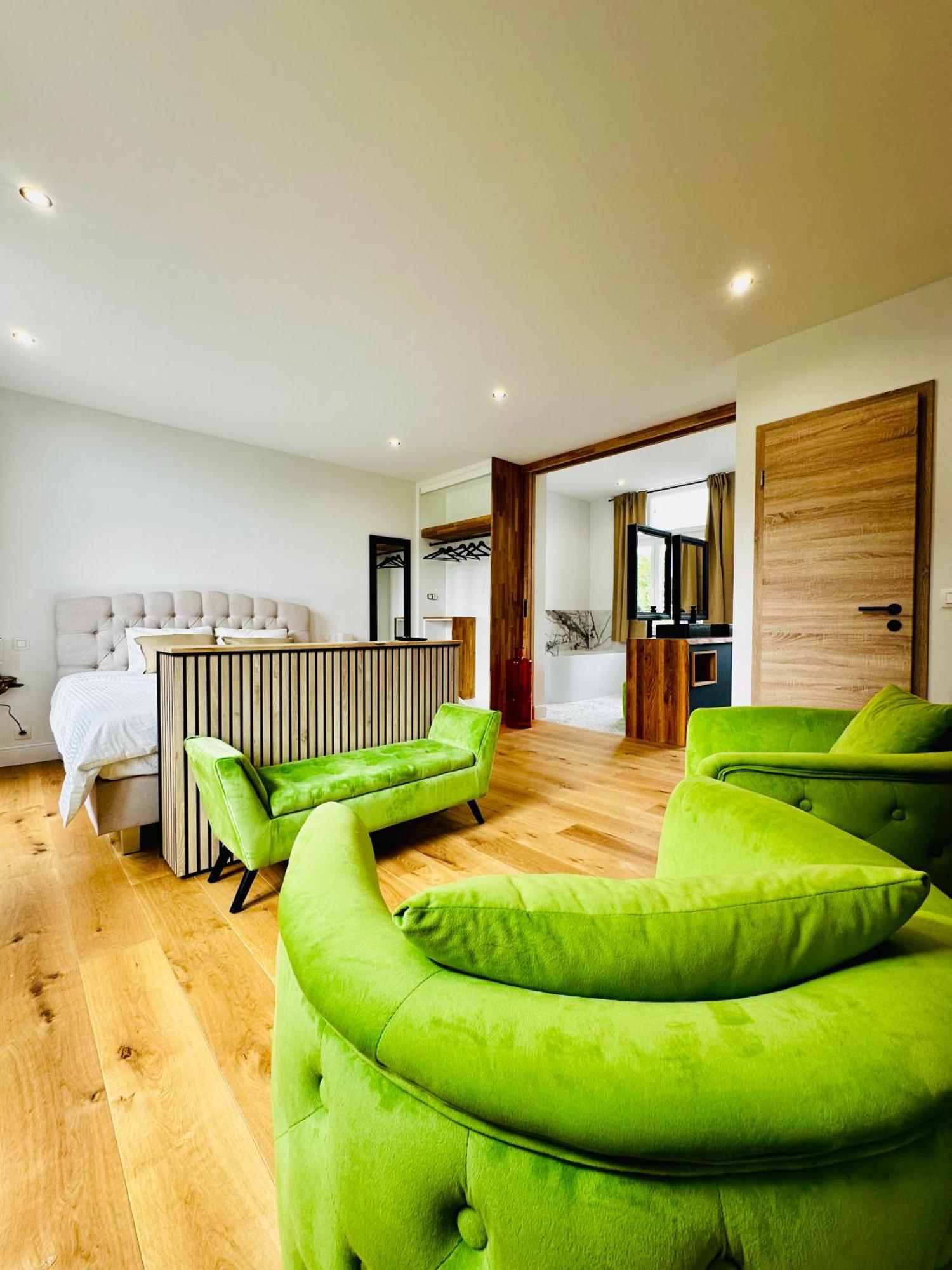 Suite De Luxe Au Chateau 105 Tinlot Bagian luar foto